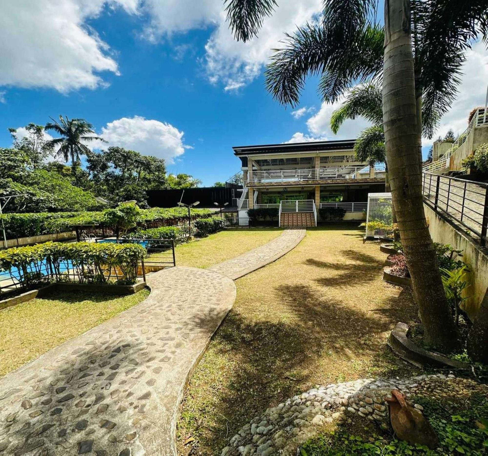 Oyo 1067 Villa Sofia At Silang Tagaytay City Екстериор снимка